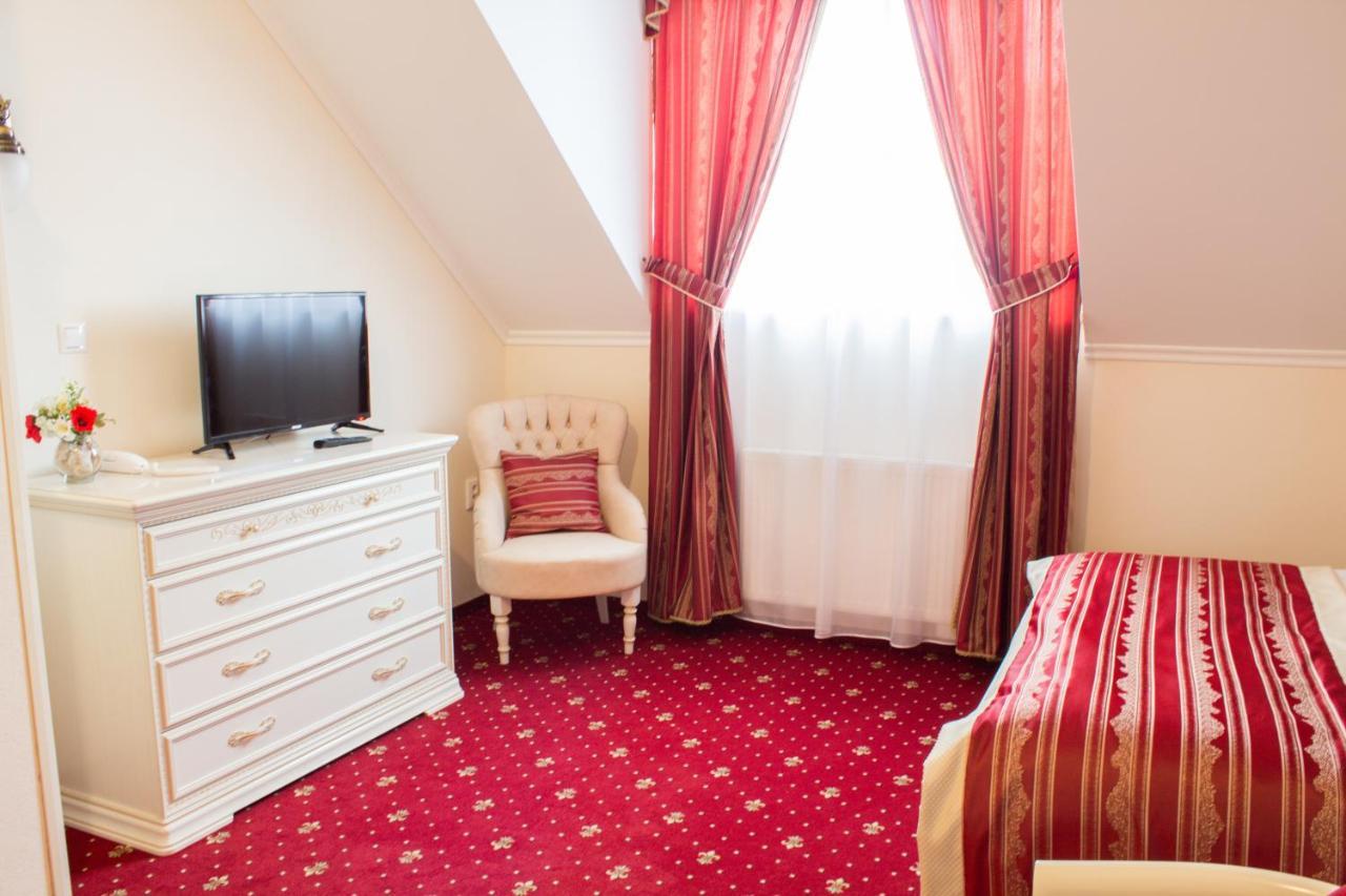 Hotel Viliam Frano Nitra Extérieur photo