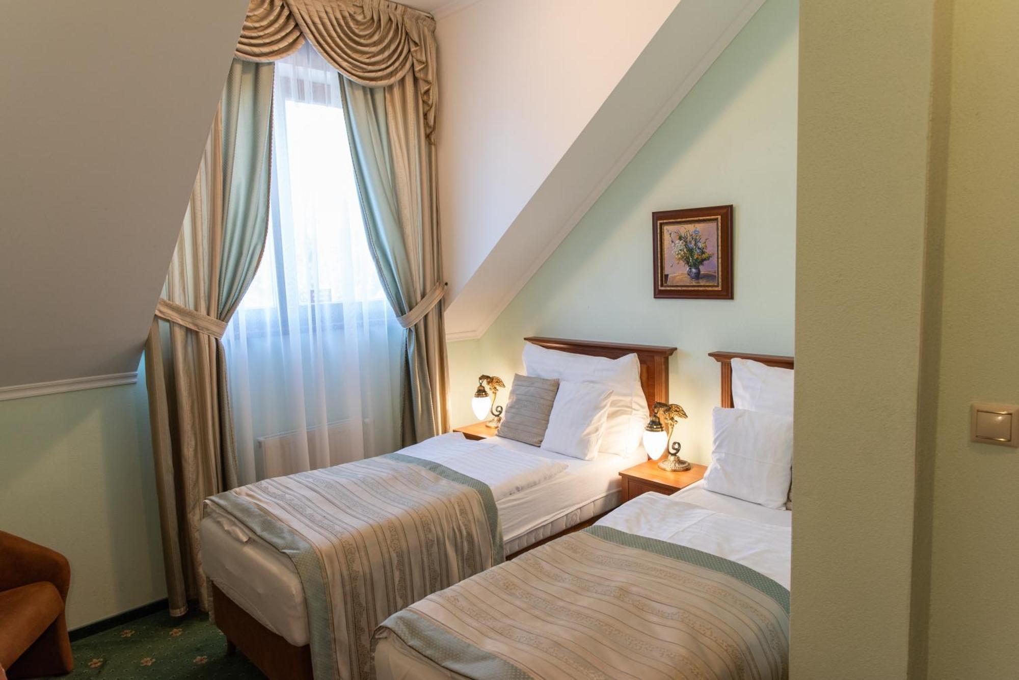 Hotel Viliam Frano Nitra Extérieur photo