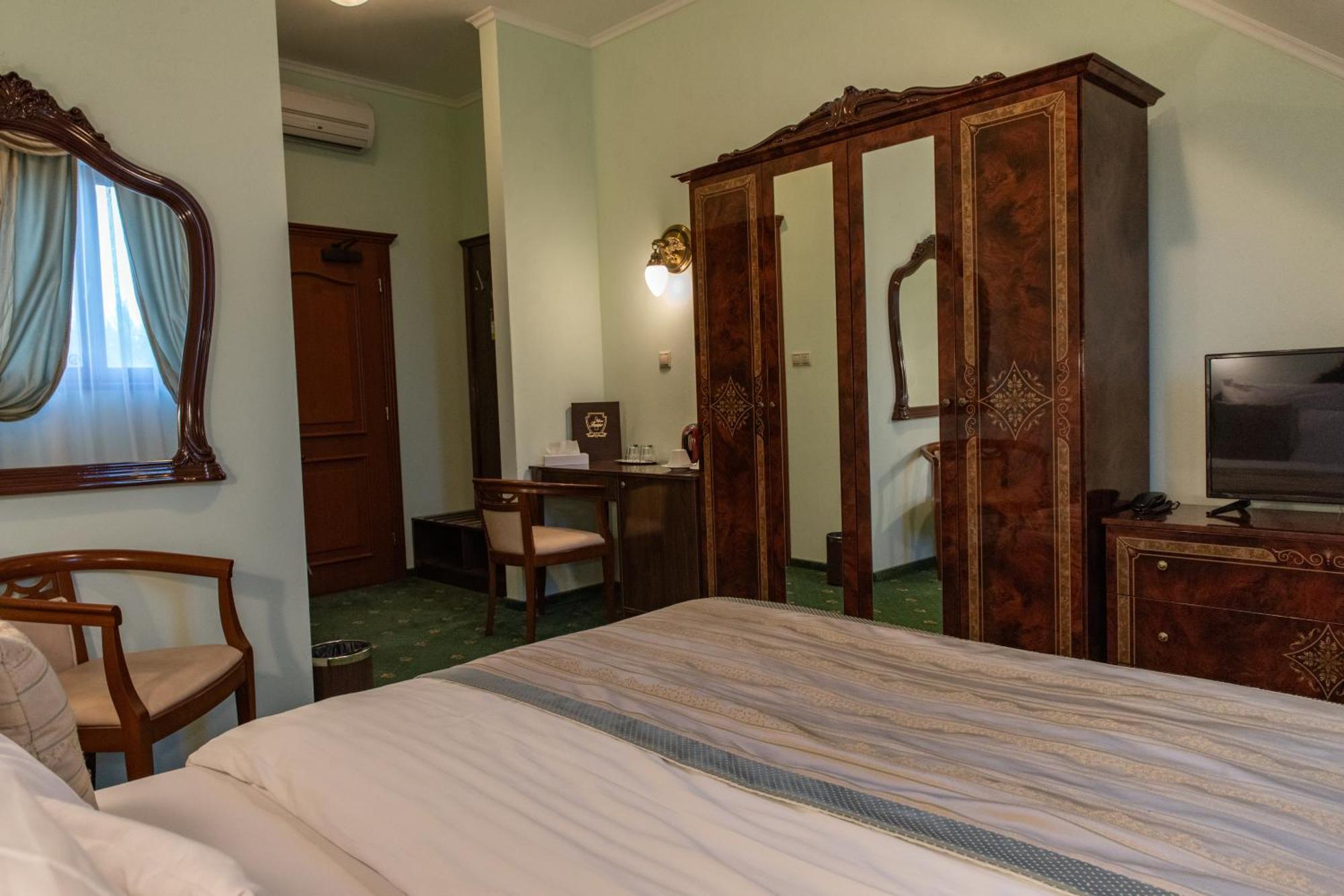 Hotel Viliam Frano Nitra Extérieur photo